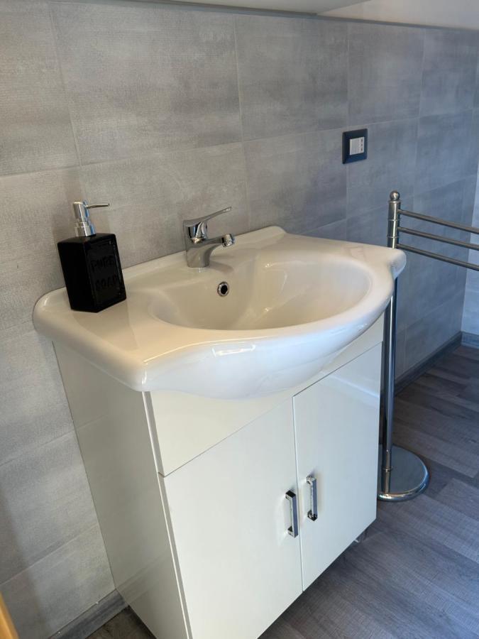 Casa Malva Appartamento Marisa Ed Appartamento Bouganville Cossogno Bagian luar foto